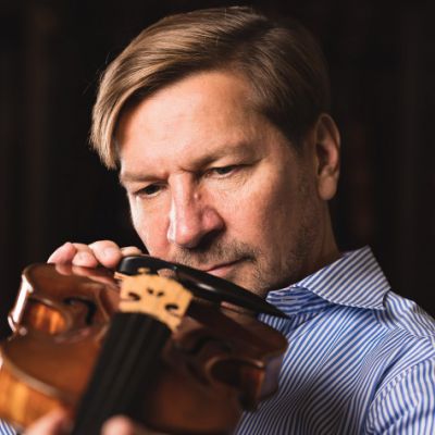 Florian <br>Leonhard — Classic Cello · International Competition